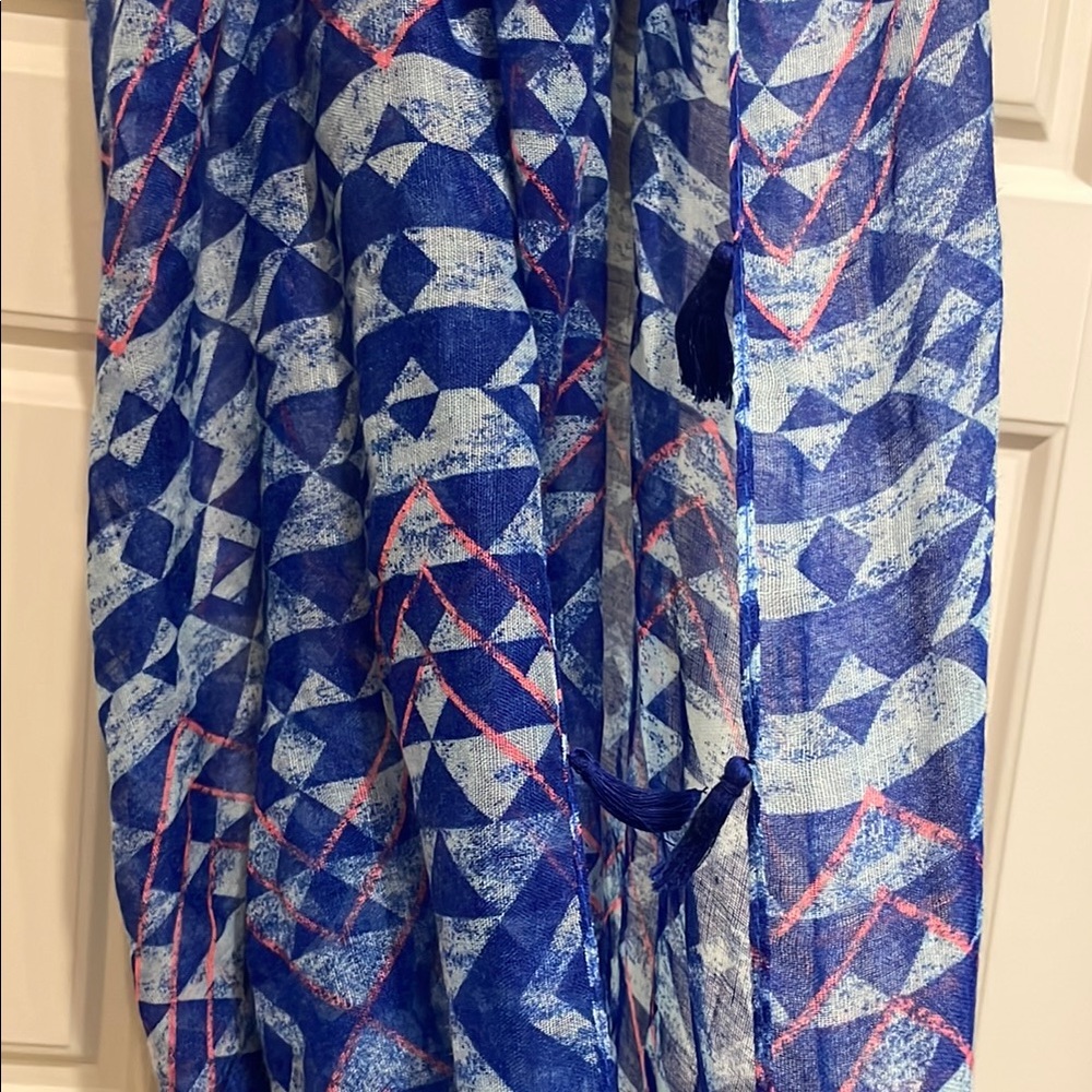 Blue Geometric Pattern Scarf - Picture 2 of 2